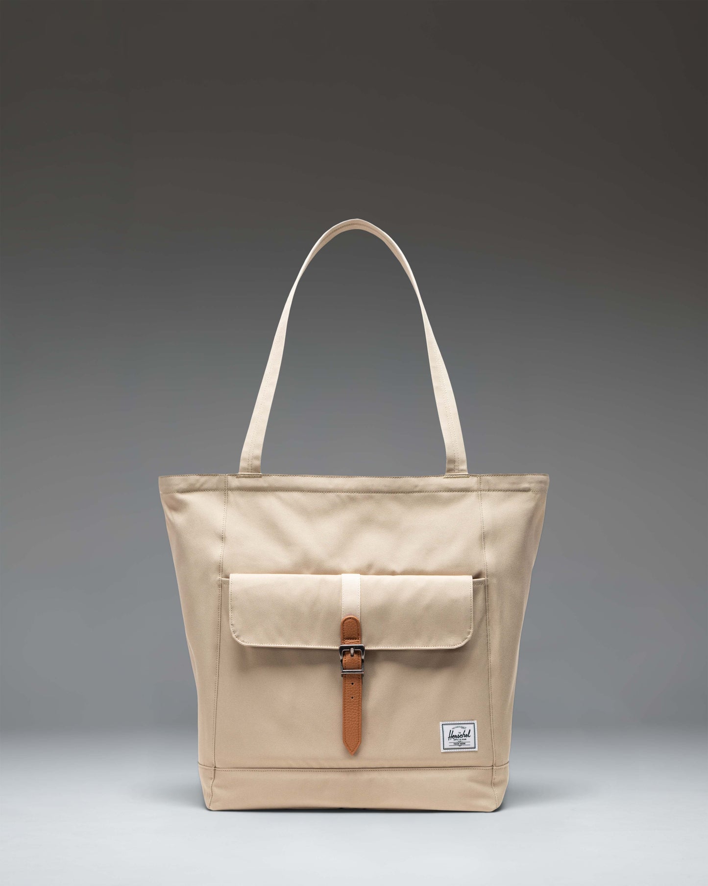 Herschel Retreat Tote bag in Eucalyptus green.